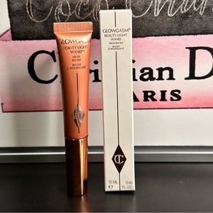 Charlotte Tilbury Glowgasm Blush Wand in Pinkgasm